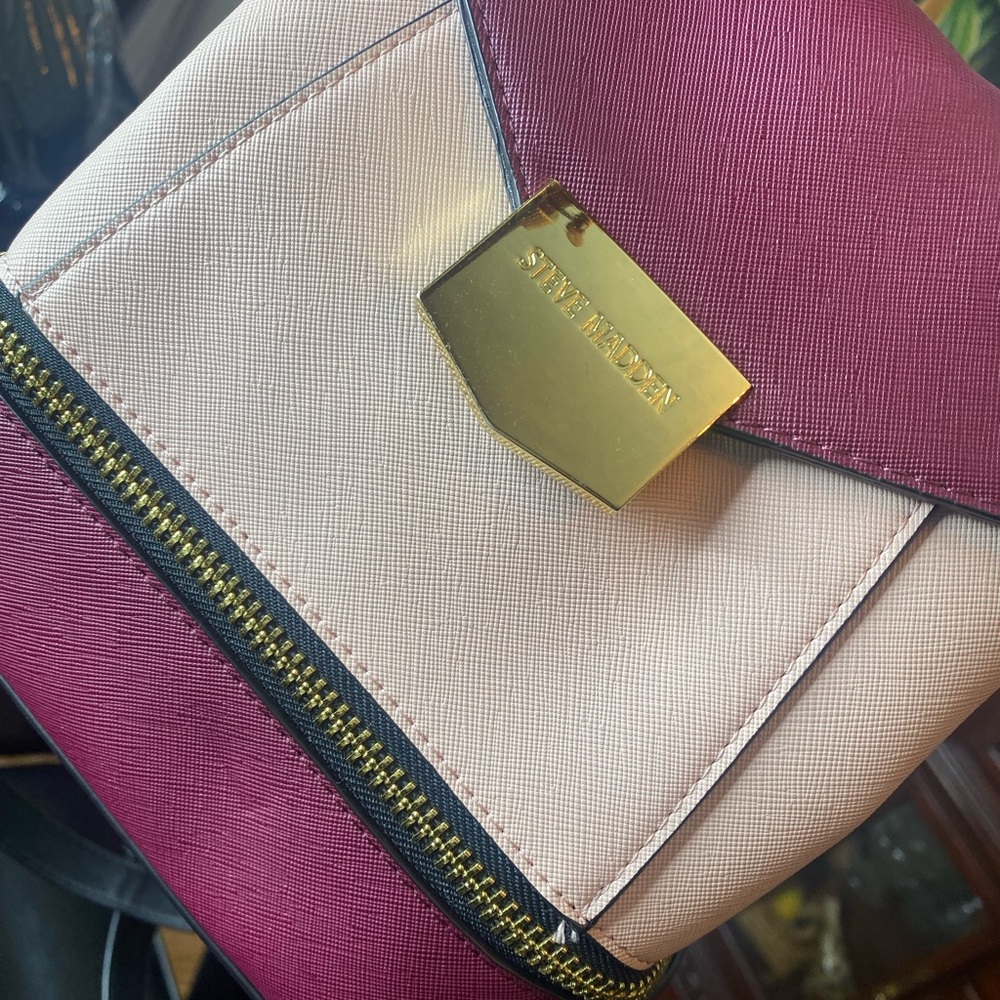 Colorblock Steve Madden Backpack. - Picture 2 of 4